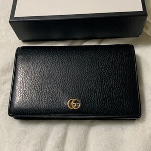 GUCCI GG Marmont black leather mini chain bag